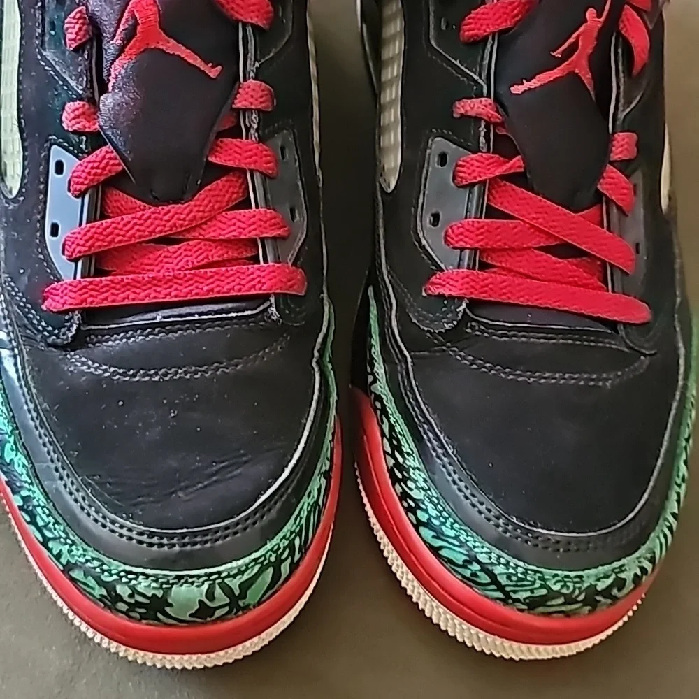 JORDAN SPIZIKE Black Varsity Red Classic Green 2017 Size 13